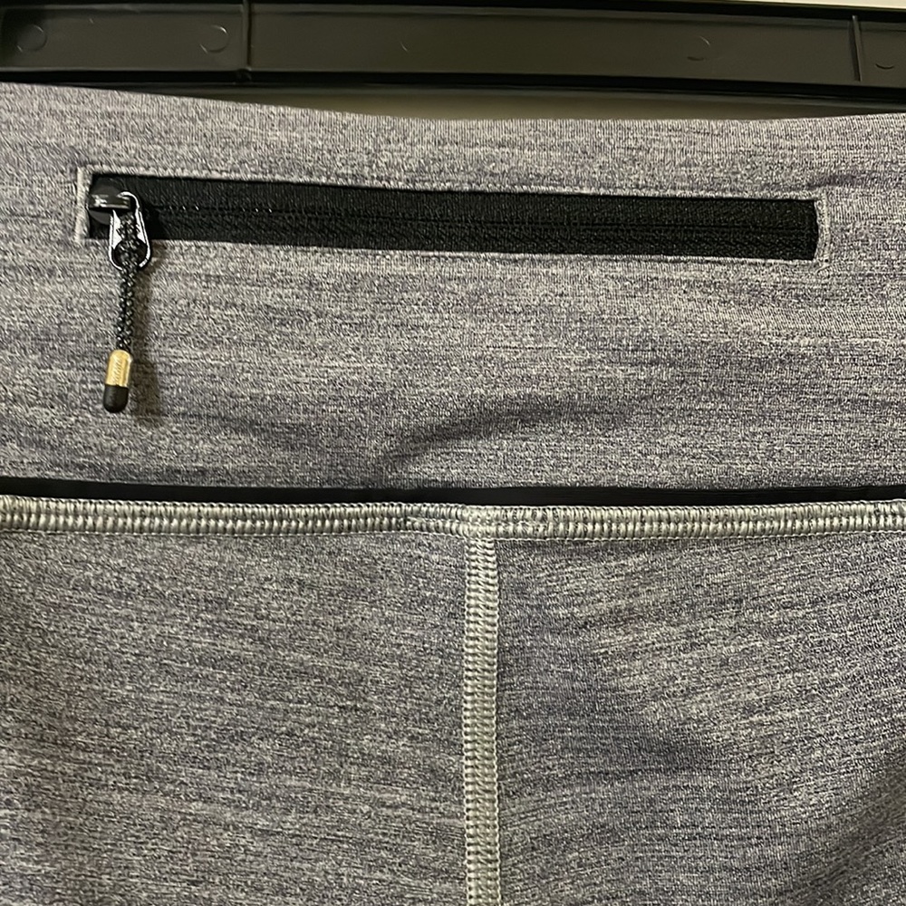Lululemon pace rival space dye gray crop leggings size 8 zip pocket - Picture 9 of 11
